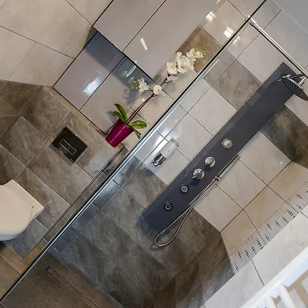 Elegance Apartment *